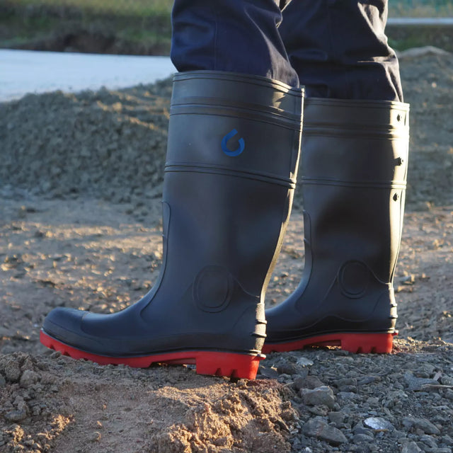 Soft toe black gumboots